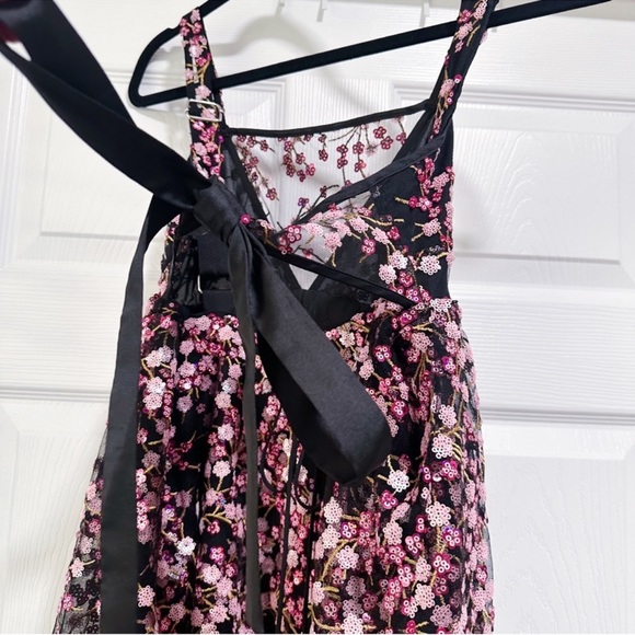 For Love & Lemons Jean Mini Dress Sequin Embellished
Tulle Cherry Blossom XS - Picture 6 of 12
